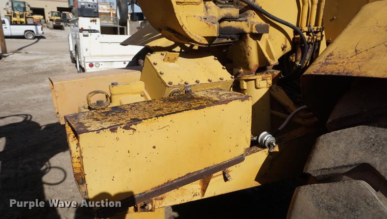 image for item DF1549 1971 Caterpillar 613 elevating scraper