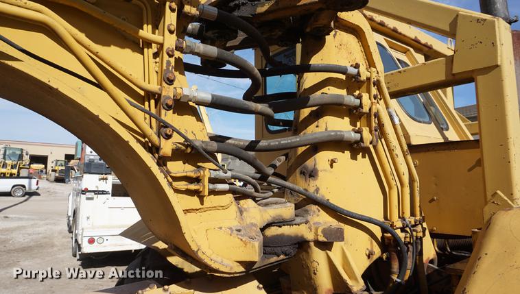 image for item DF1549 1971 Caterpillar 613 elevating scraper