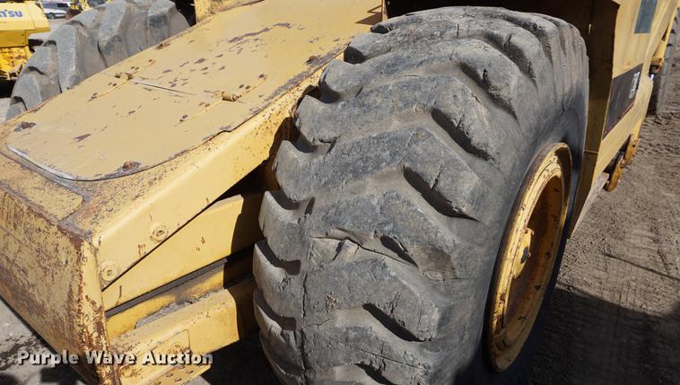 image for item DF1549 1971 Caterpillar 613 elevating scraper