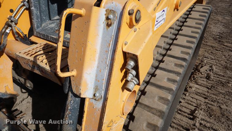 image for item DF1551 2012 Mustang 2100RT skid steer