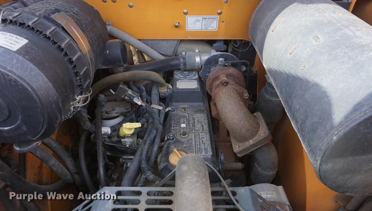 image for item DF1551 2012 Mustang 2100RT skid steer