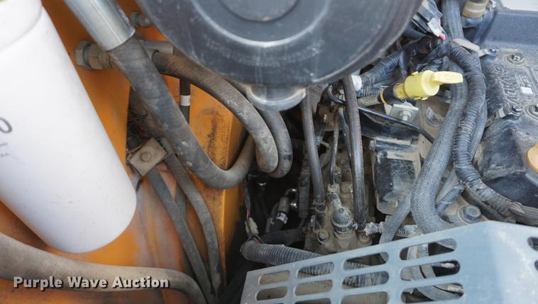 image for item DF1551 2012 Mustang 2100RT skid steer