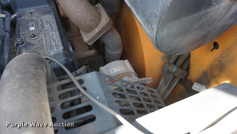 image for item DF1551 2012 Mustang 2100RT skid steer