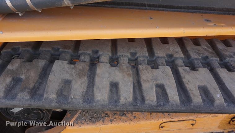 image for item DF1551 2012 Mustang 2100RT skid steer