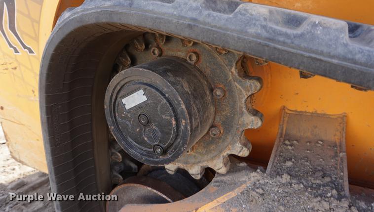 image for item DF1551 2012 Mustang 2100RT skid steer