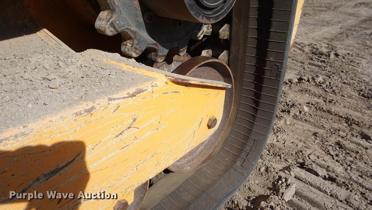 image for item DF1551 2012 Mustang 2100RT skid steer