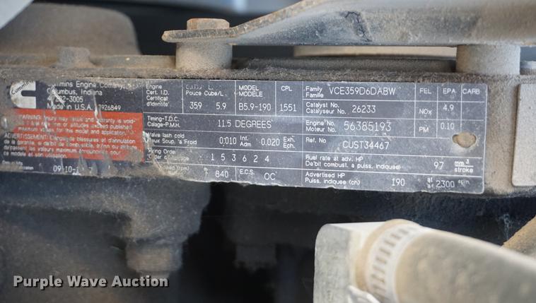 image for item DF1552 1998 Ford F700 service truck with crane