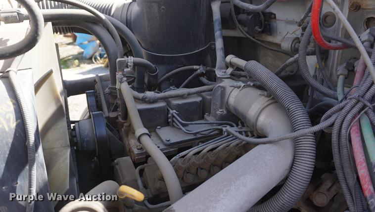 image for item DF1552 1998 Ford F700 service truck with crane