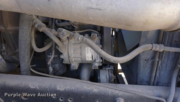 image for item DF1552 1998 Ford F700 service truck with crane