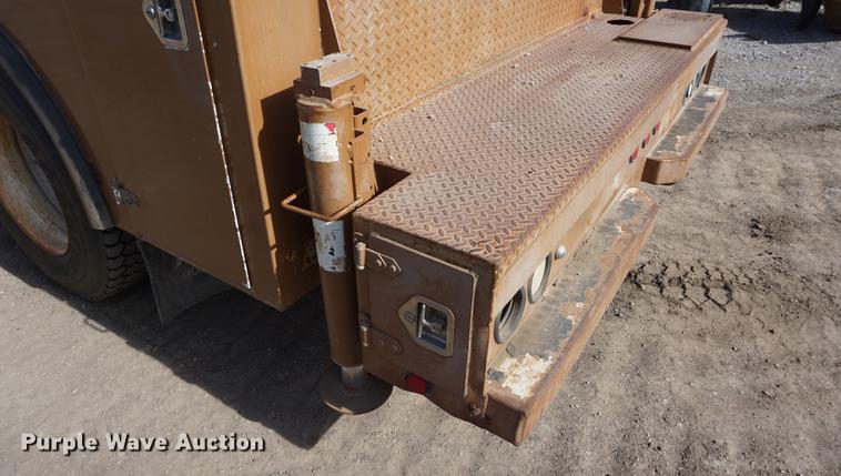 image for item DF1552 1998 Ford F700 service truck with crane