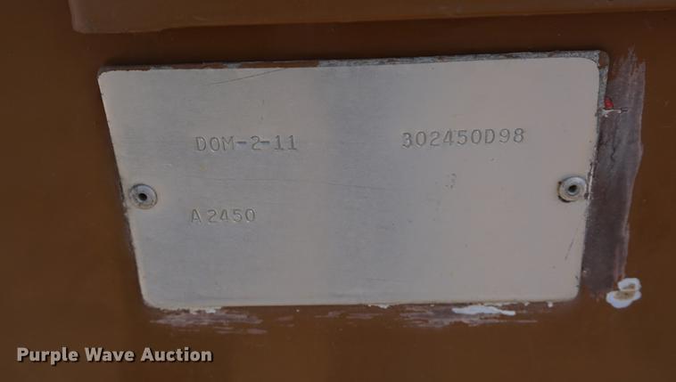 image for item DF1552 1998 Ford F700 service truck with crane