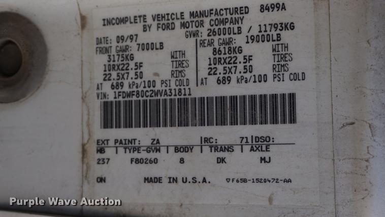 image for item DF1552 1998 Ford F700 service truck with crane