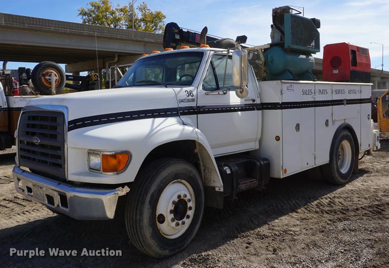 image for item DF1553 1998 Ford F700 service truck with crane