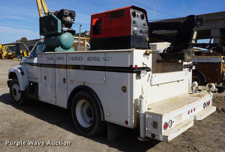 image for item DF1553 1998 Ford F700 service truck with crane