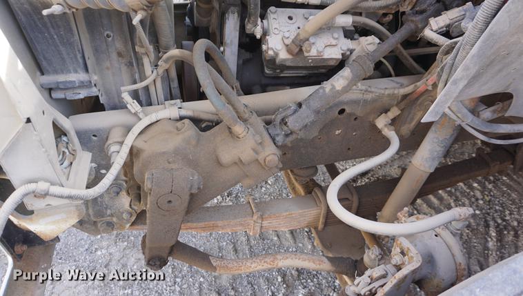 image for item DF1553 1998 Ford F700 service truck with crane