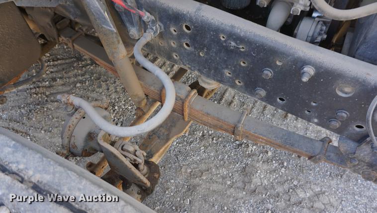 image for item DF1553 1998 Ford F700 service truck with crane