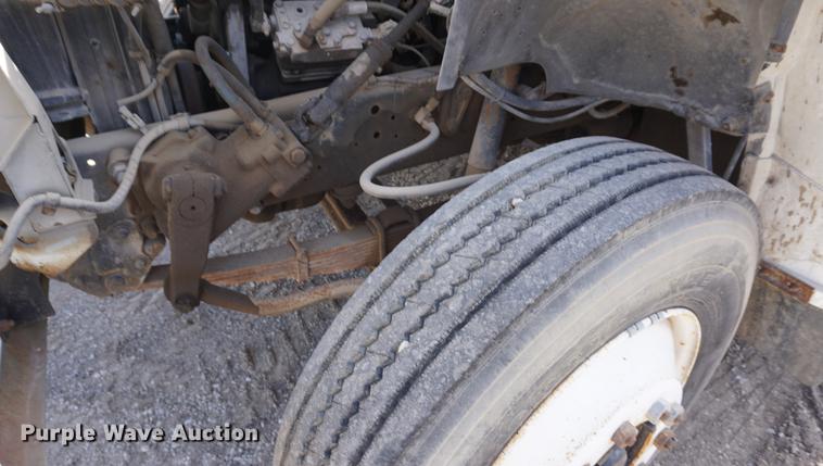 image for item DF1553 1998 Ford F700 service truck with crane