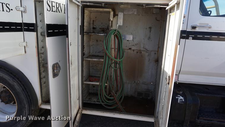 image for item DF1553 1998 Ford F700 service truck with crane