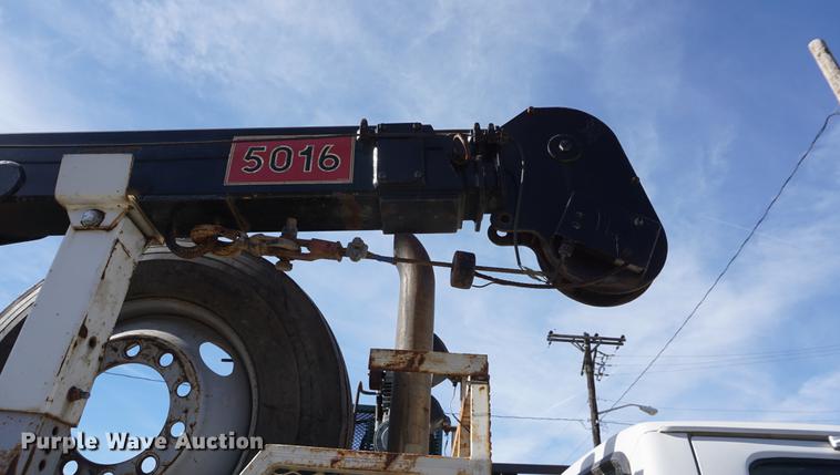 image for item DF1553 1998 Ford F700 service truck with crane