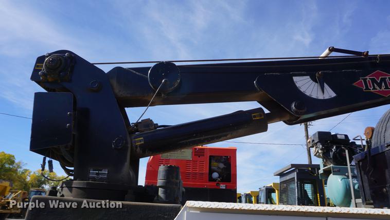 image for item DF1553 1998 Ford F700 service truck with crane