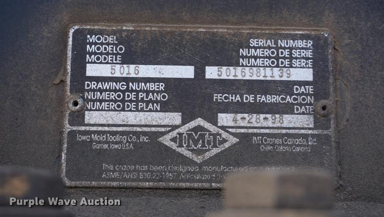 image for item DF1553 1998 Ford F700 service truck with crane