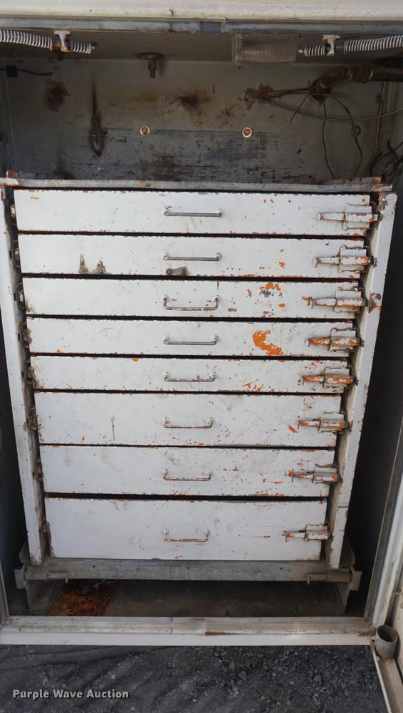 image for item DF1553 1998 Ford F700 service truck with crane