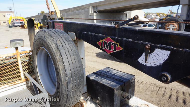 image for item DF1553 1998 Ford F700 service truck with crane