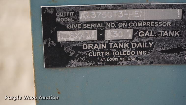 image for item DF1553 1998 Ford F700 service truck with crane