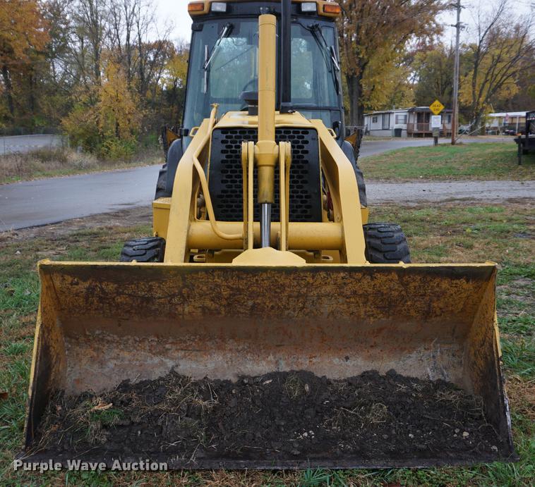 image for item DF1561 1998 John Deere 310E backhoe