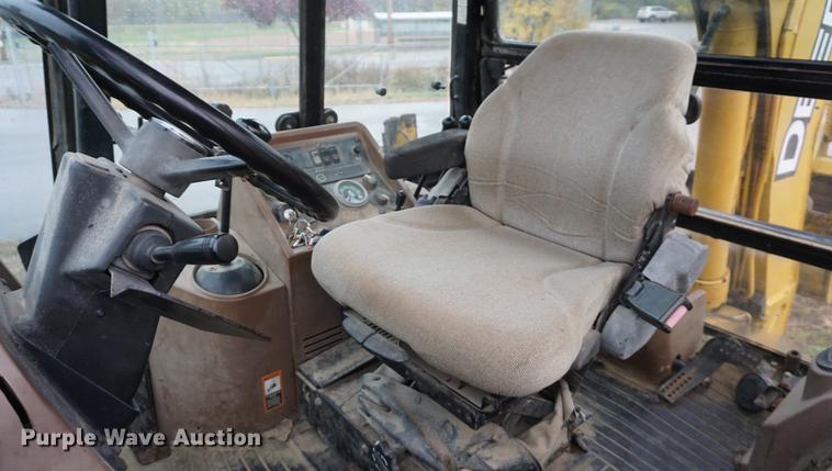 image for item DF1561 1998 John Deere 310E backhoe