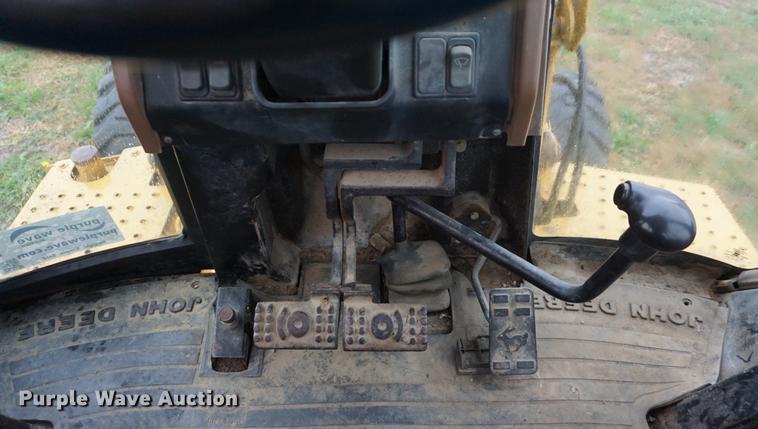 image for item DF1561 1998 John Deere 310E backhoe