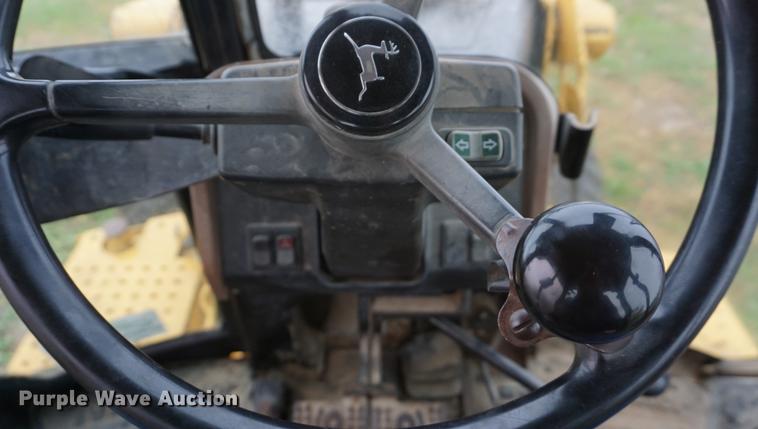 image for item DF1561 1998 John Deere 310E backhoe