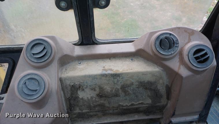 image for item DF1561 1998 John Deere 310E backhoe