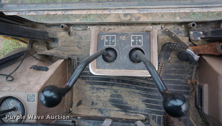 image for item DF1561 1998 John Deere 310E backhoe