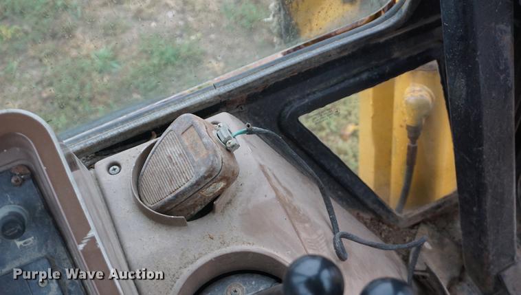 image for item DF1561 1998 John Deere 310E backhoe