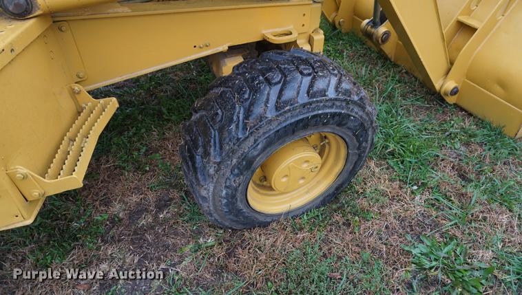 image for item DF1561 1998 John Deere 310E backhoe