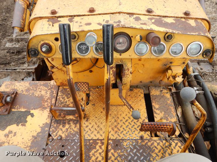 image for item DF1950 1966 International Harvester TD15B dozer