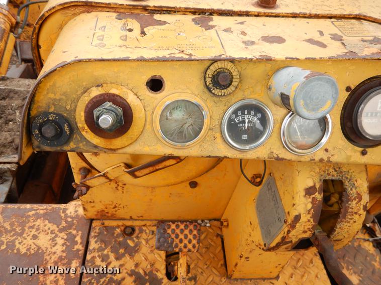 image for item DF1950 1966 International Harvester TD15B dozer