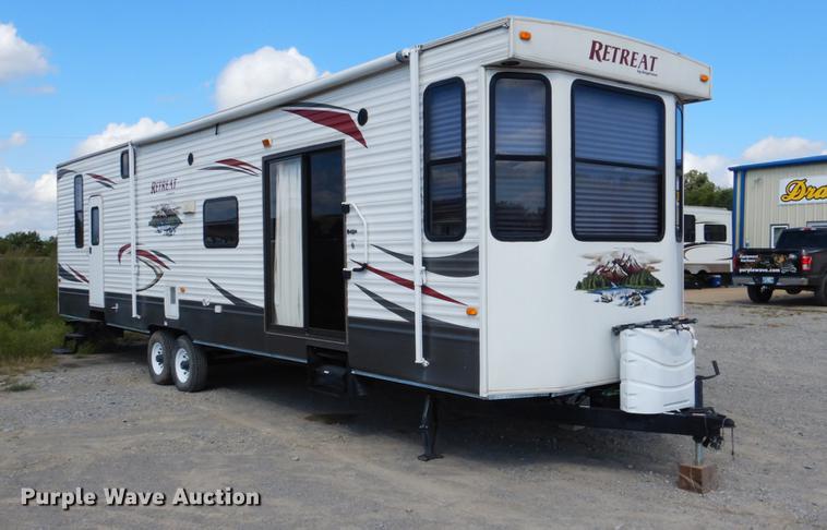 image for item DF2000 2011 Keystone Retreat camper