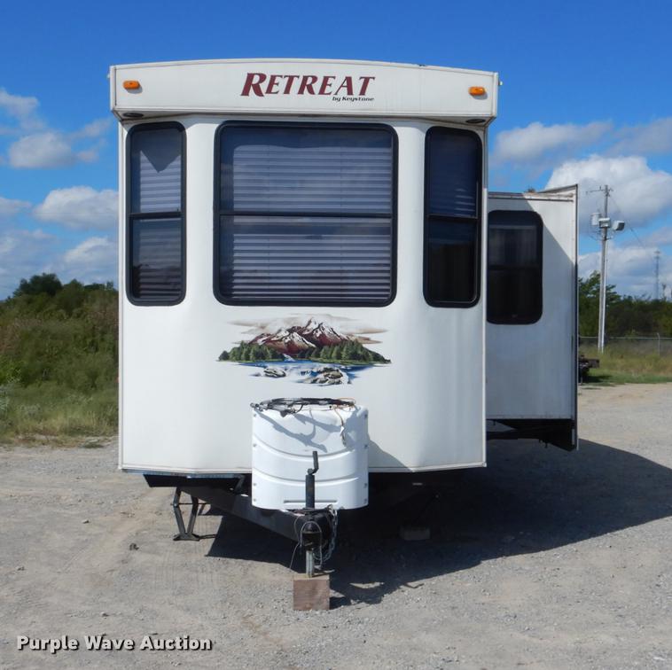 image for item DF2000 2011 Keystone Retreat camper