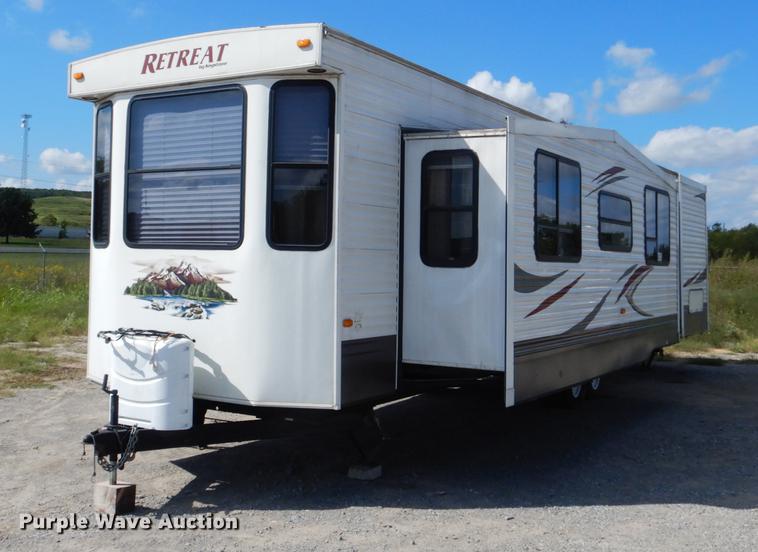 image for item DF2000 2011 Keystone Retreat camper