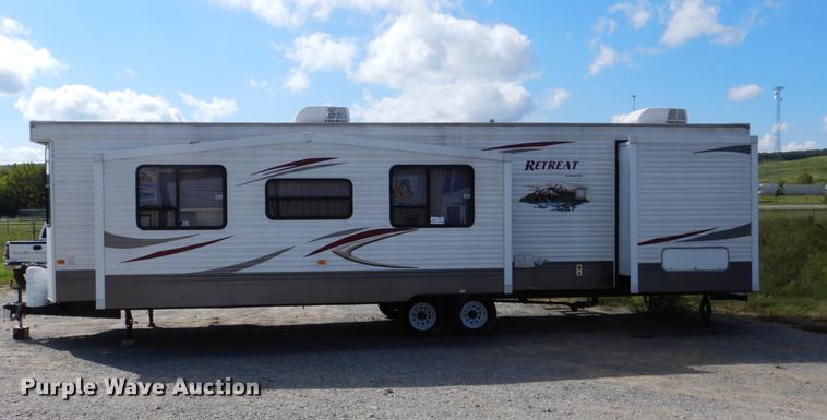 image for item DF2000 2011 Keystone Retreat camper