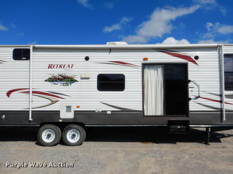 image for item DF2000 2011 Keystone Retreat camper