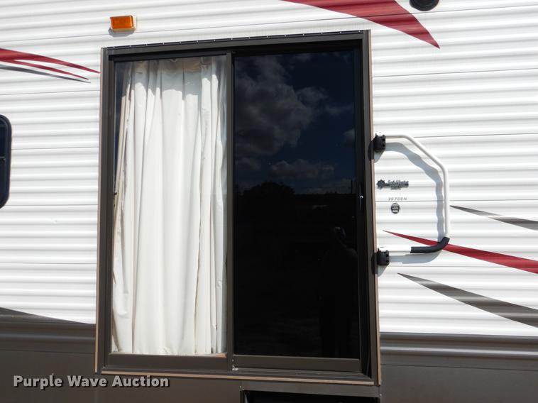 image for item DF2000 2011 Keystone Retreat camper