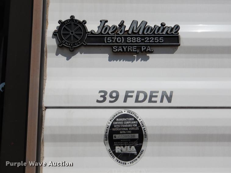 image for item DF2000 2011 Keystone Retreat camper