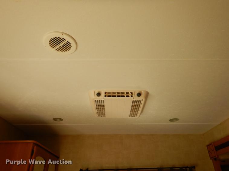 image for item DF2000 2011 Keystone Retreat camper