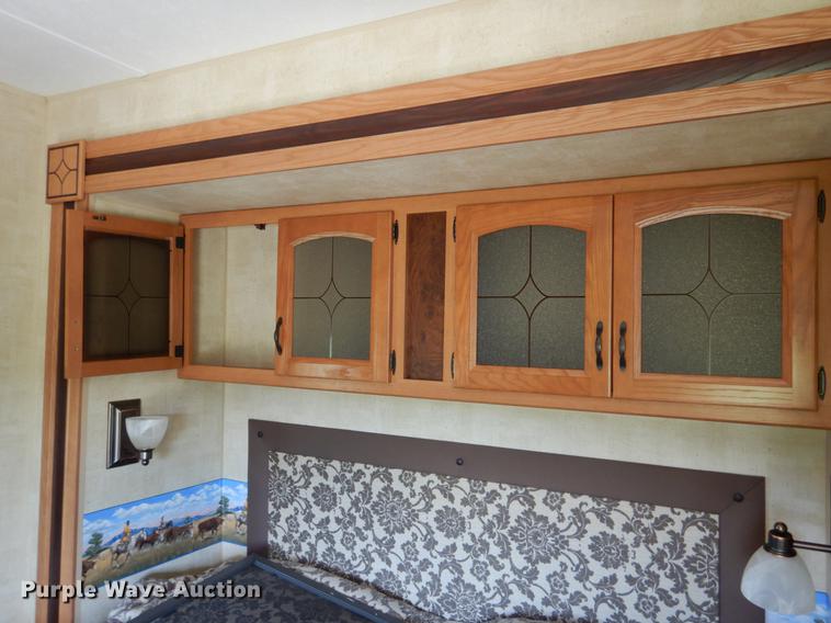 image for item DF2000 2011 Keystone Retreat camper