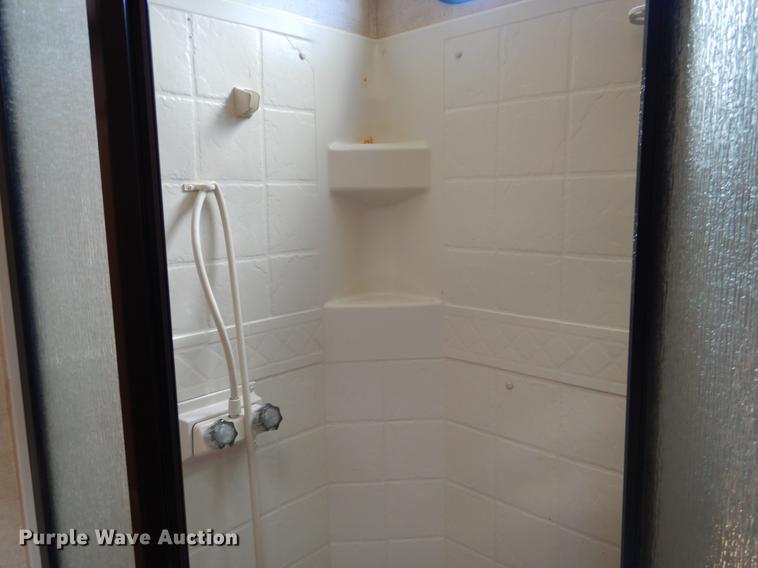 image for item DF2000 2011 Keystone Retreat camper