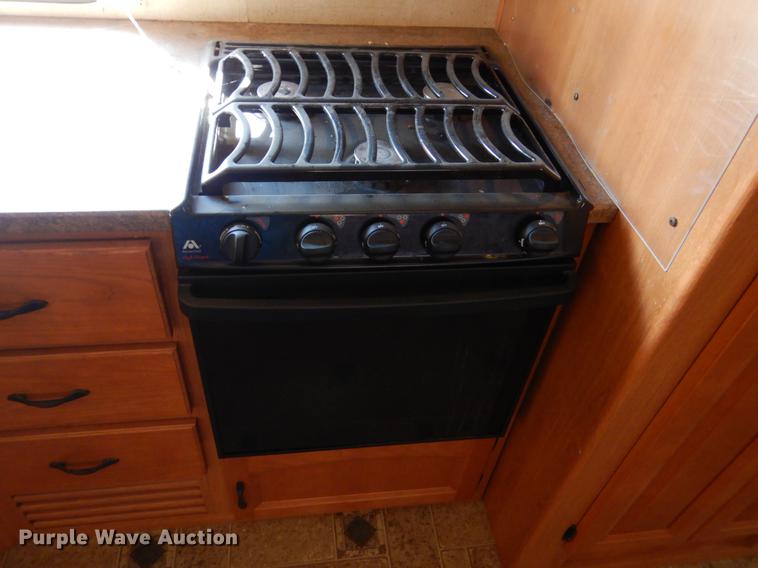 image for item DF2000 2011 Keystone Retreat camper