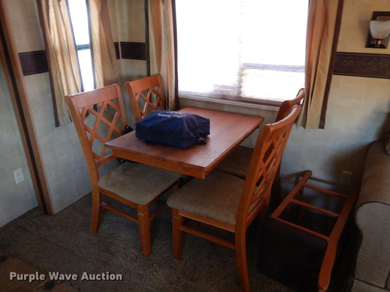 image for item DF2000 2011 Keystone Retreat camper